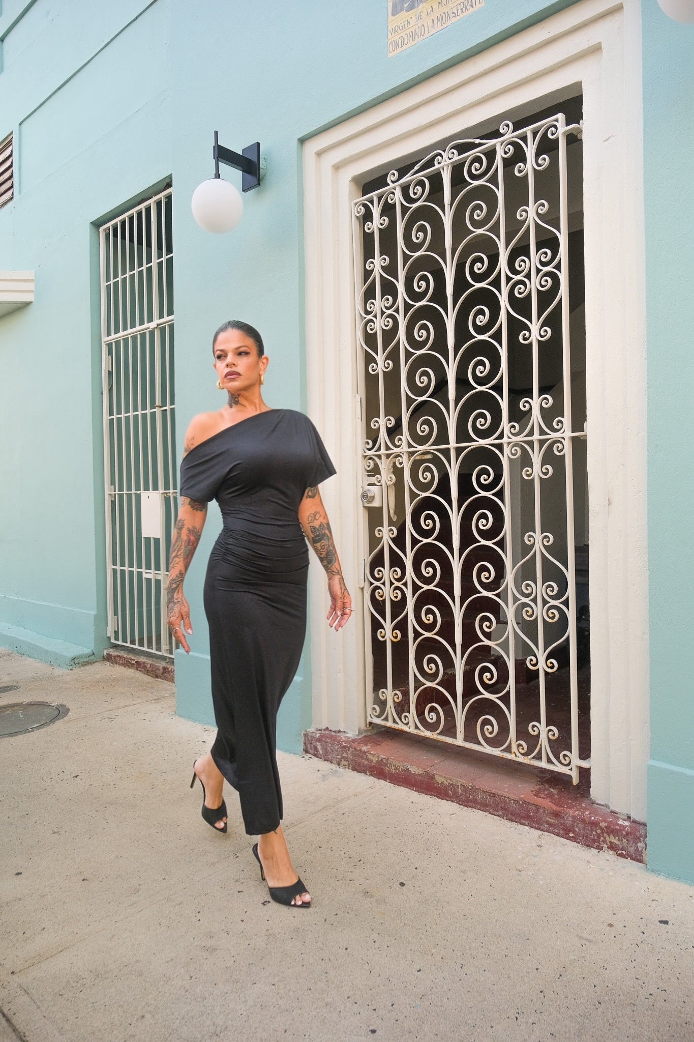 “laisa” unbalanced shirred black dress