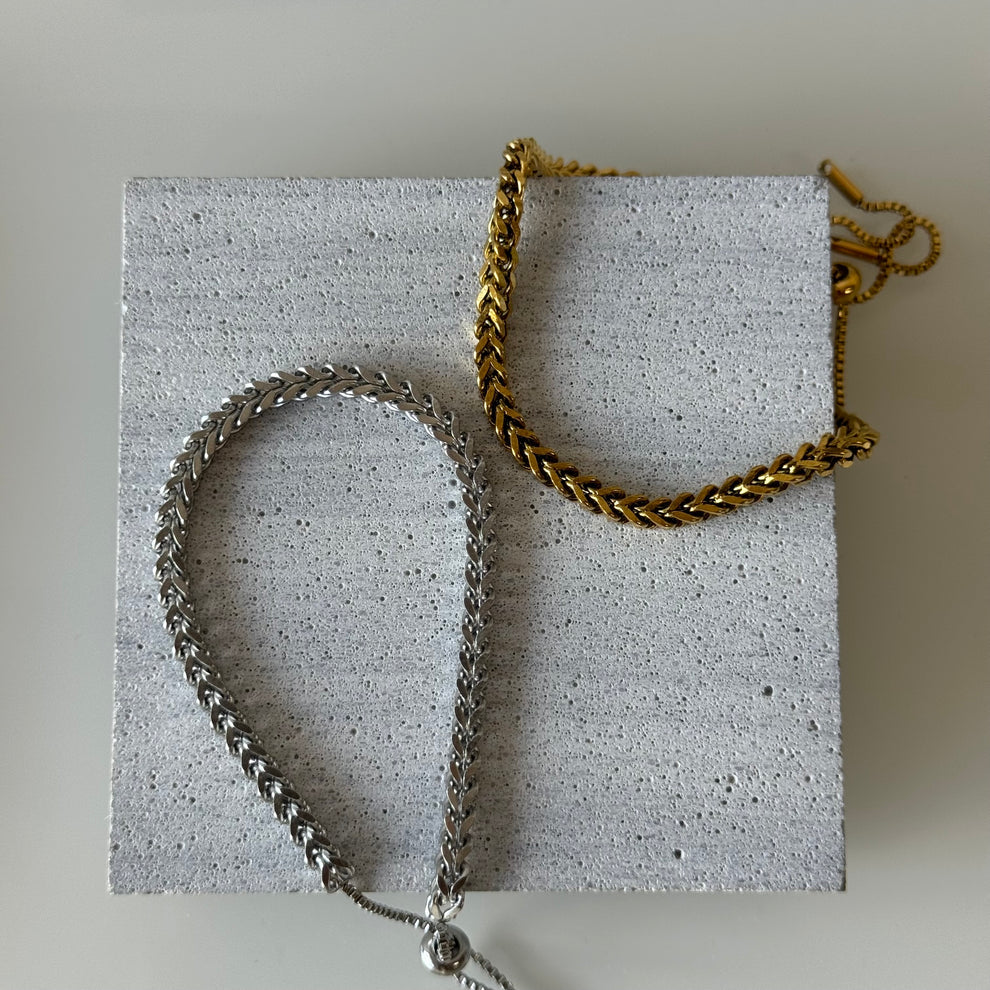 “valeria” gold adjustable bracelet