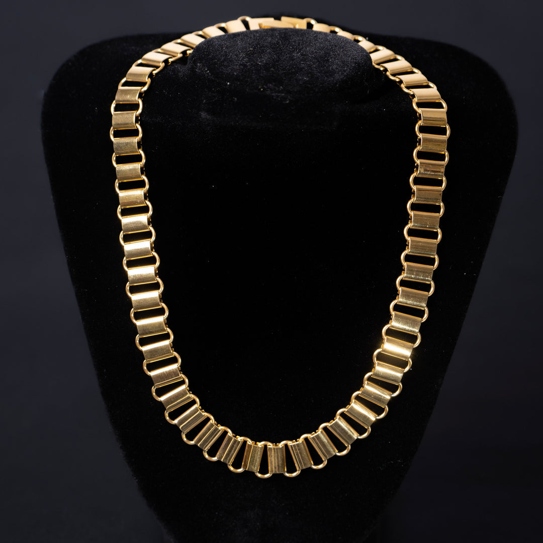 “vega alta” necklace