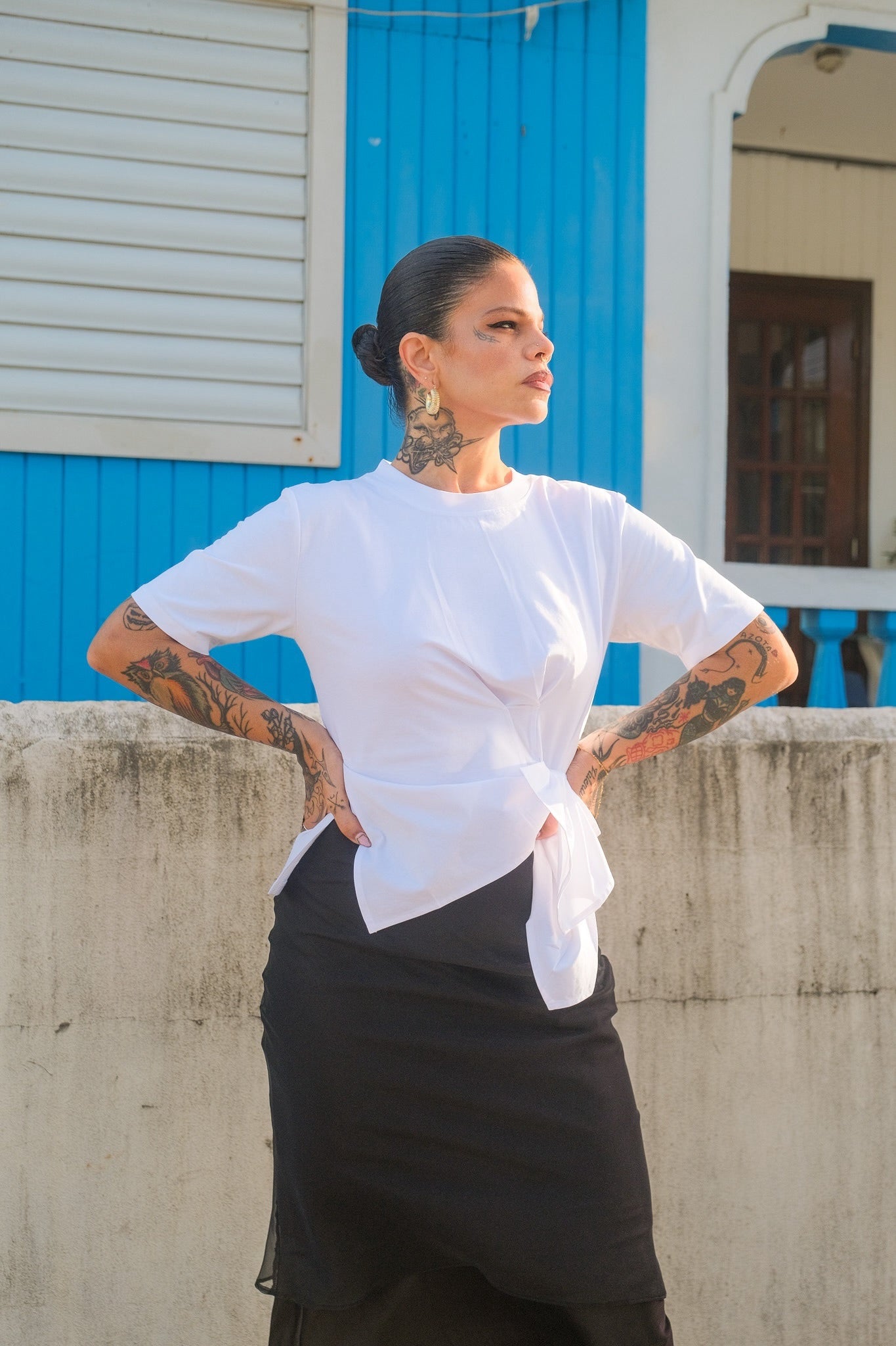 “amanda” asymmetrical white tee