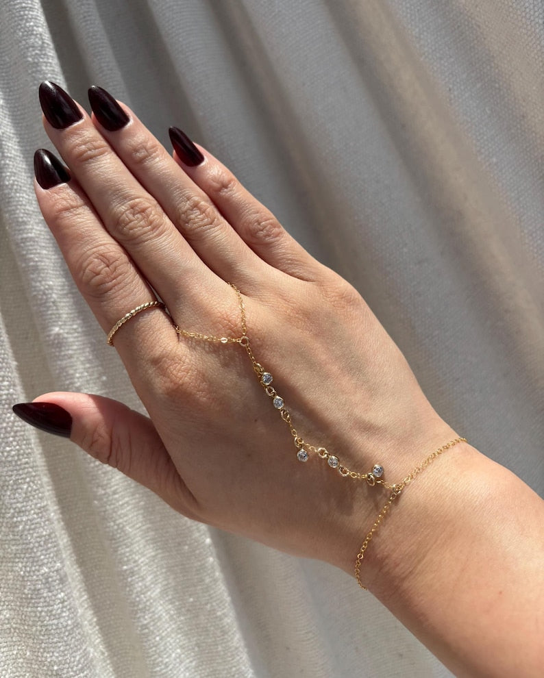 “galiana” hand chain