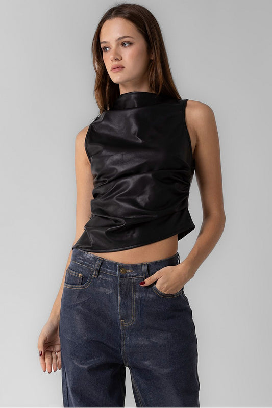 “estefanía” faux leather top