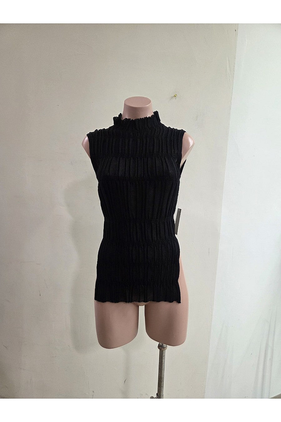“Beatriz” black top