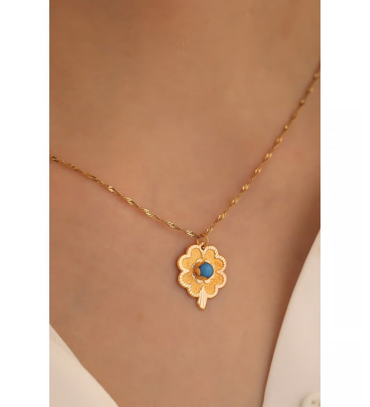 “clover” necklace