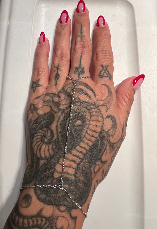 “lorena” hand chain