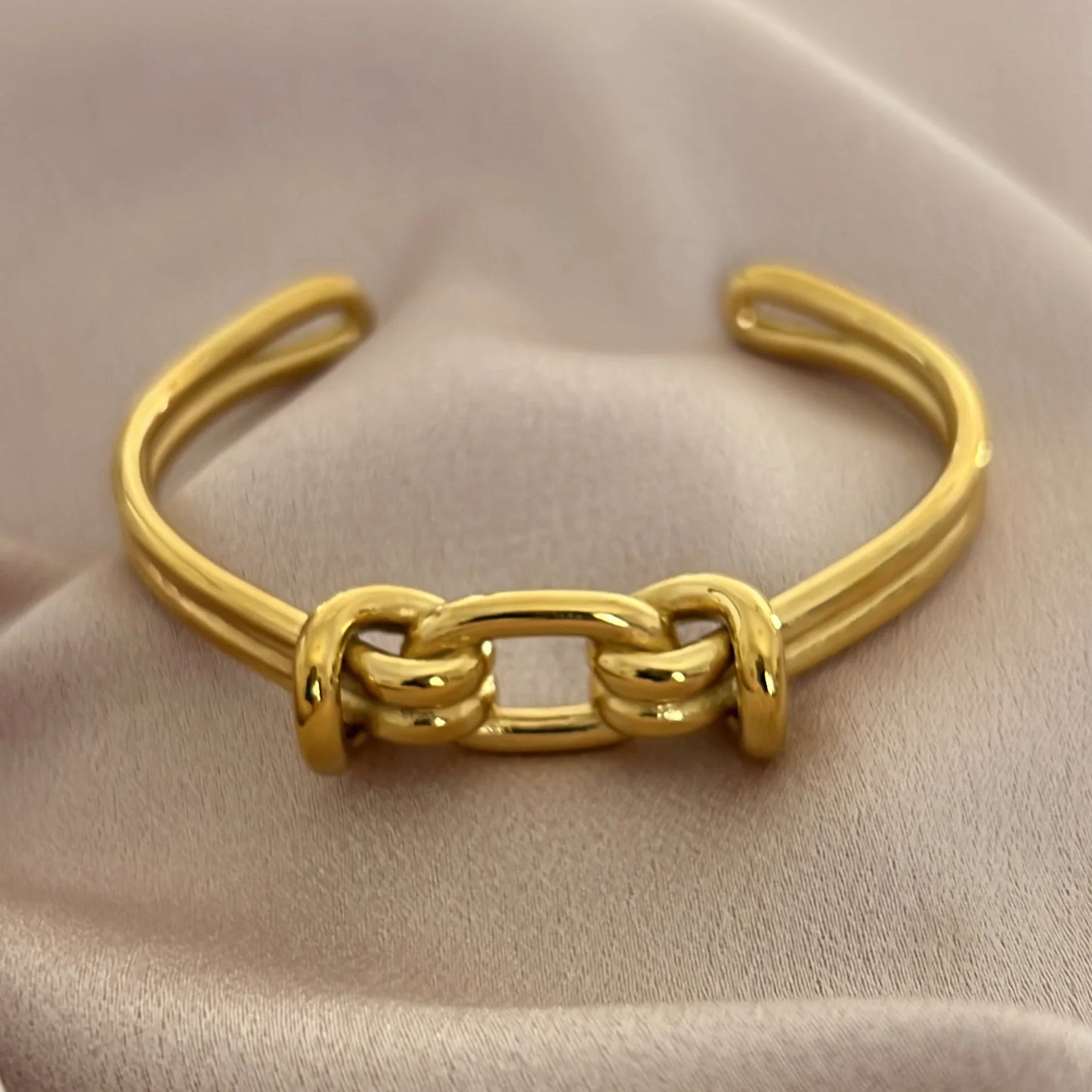 “vero” cuff bracelet