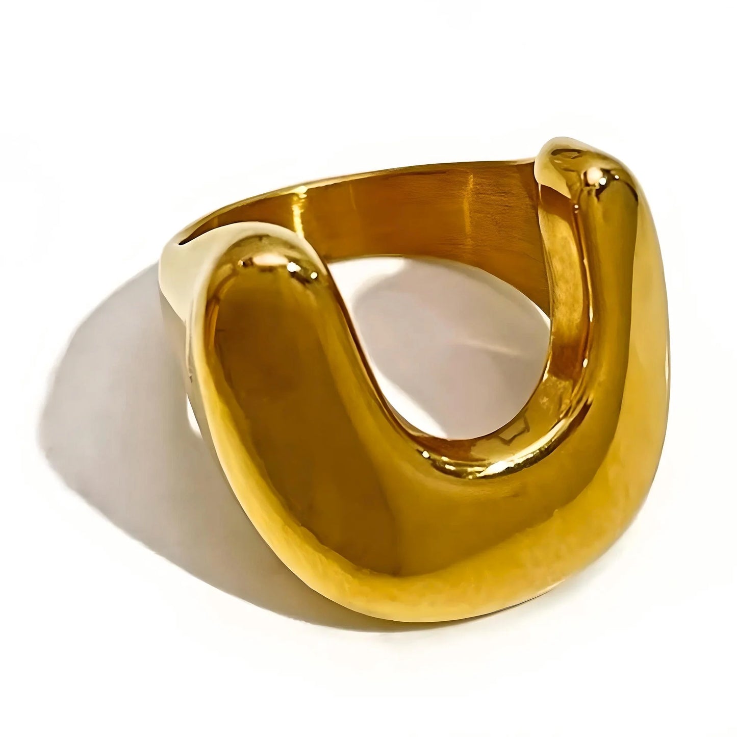 “uma” ring