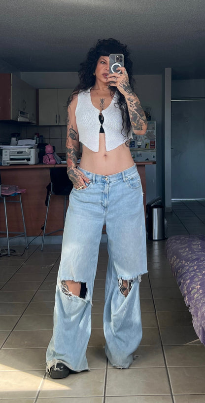 18.03.25 “Allyson” white vest