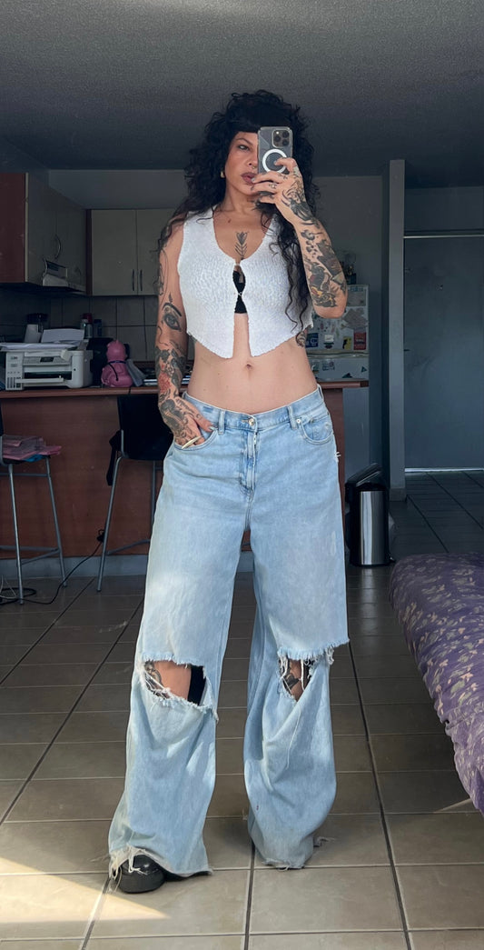 18.03.25 “Allyson” white vest