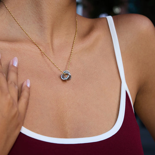 “villa carolina” necklace