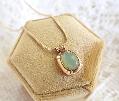 “greta” necklace