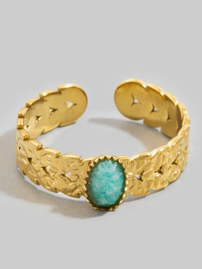 “amelia” ring