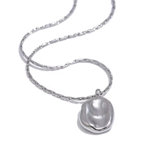 “alma” necklace