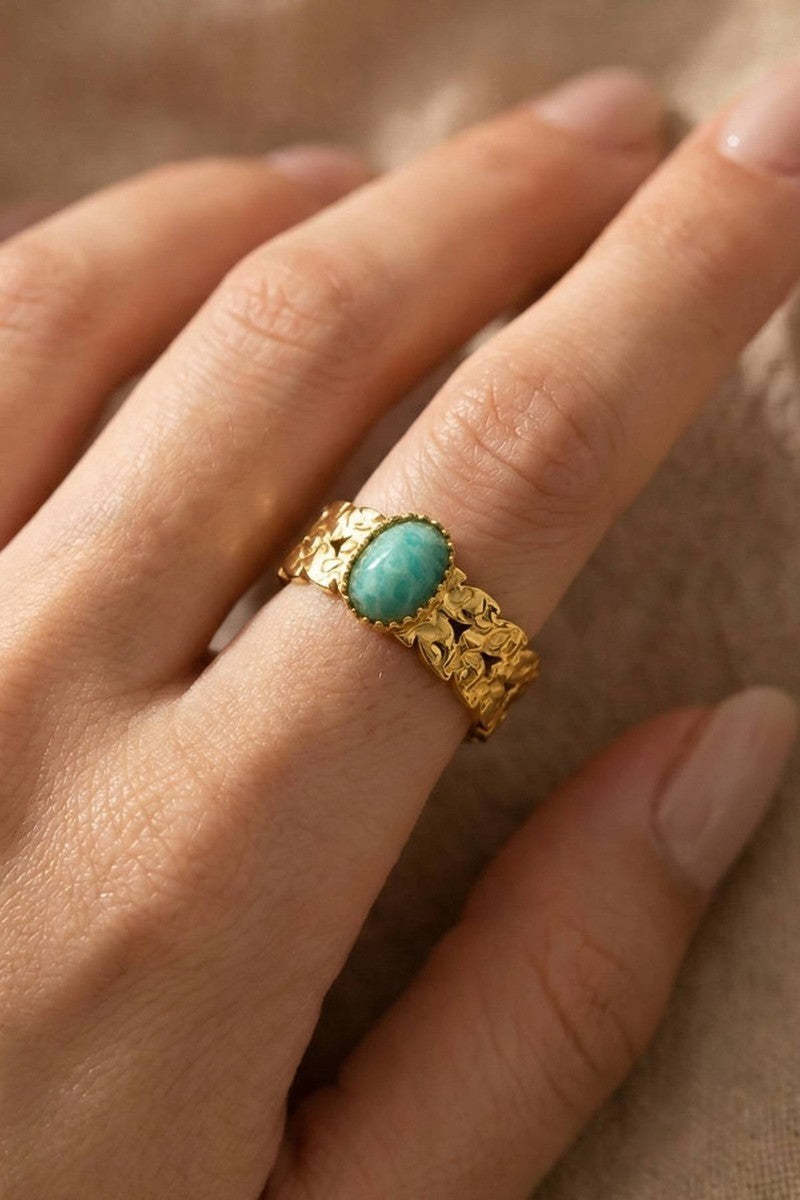 “amelia” ring