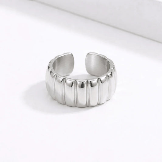 “Julio” ring